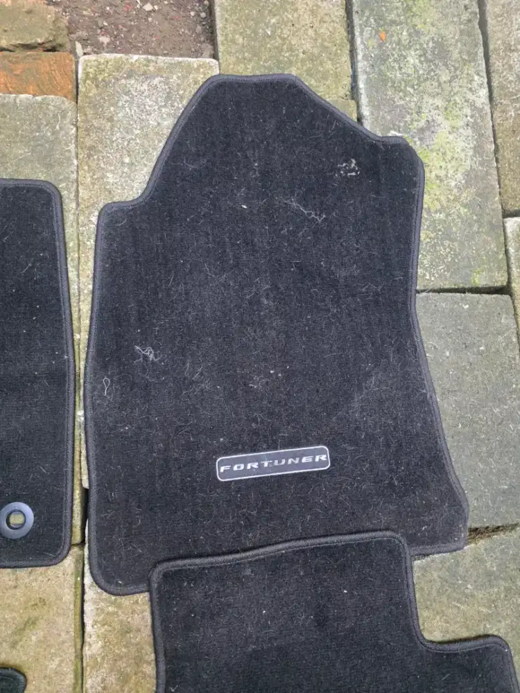 Dijual Karpet original ex Fortuner VRZ 2016