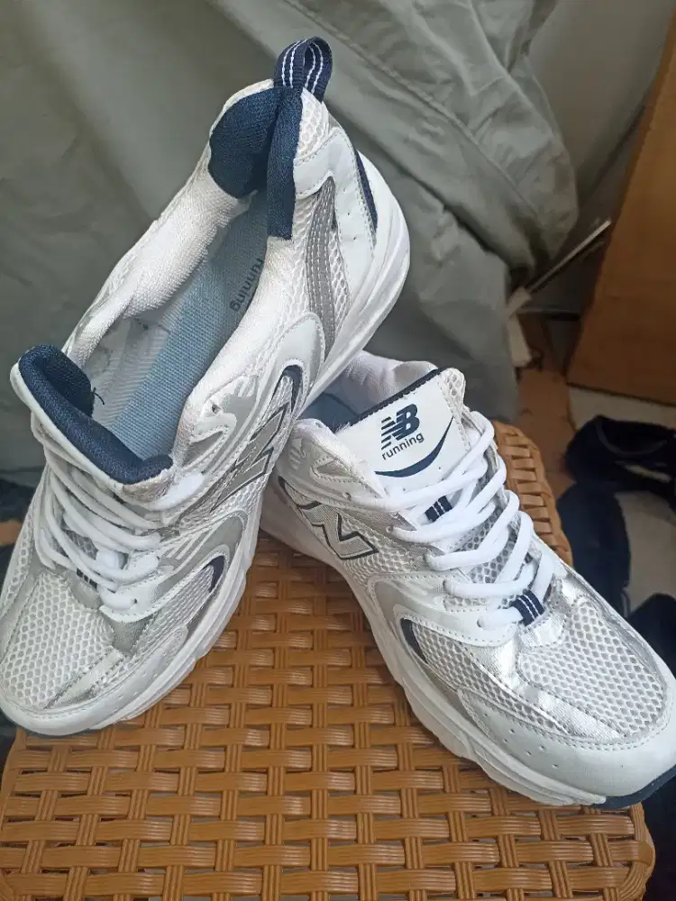 Sepatu NB 530 running