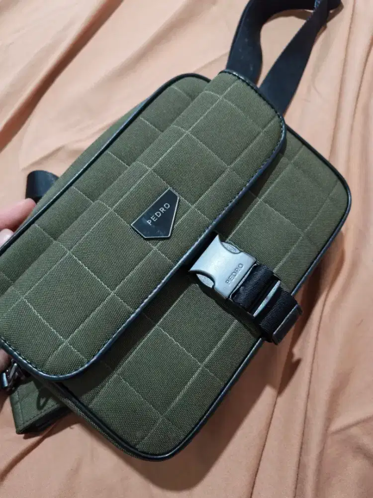 Tas selempang Pedro