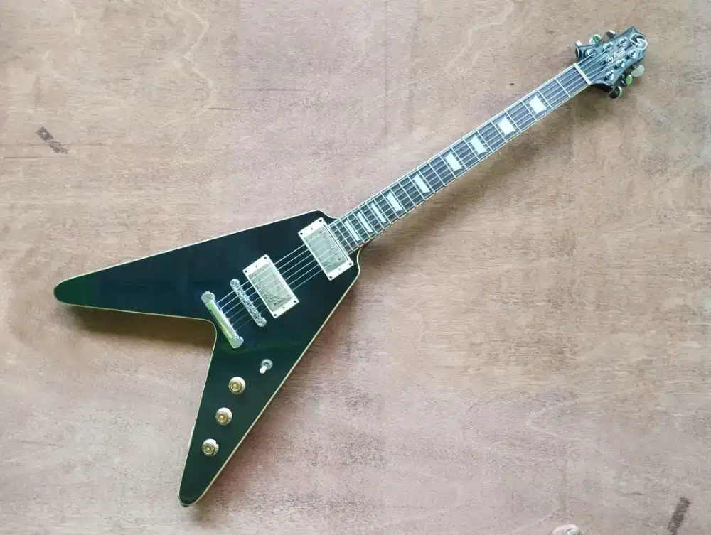 Gitar Greg Bennett GT2 Flying V Made In Indonesia