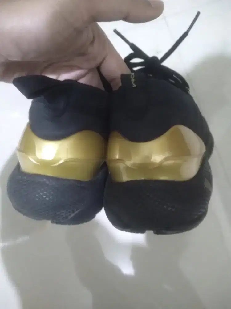 Sepatu Pria Under Armour HOVR Phantom 2 Size 42