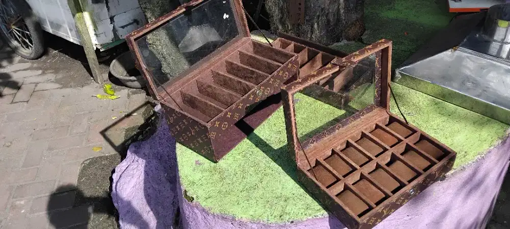 Kotak kacamata & Jam