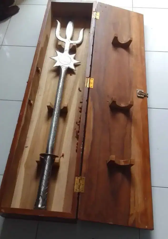 Tombak trisula cakramandala