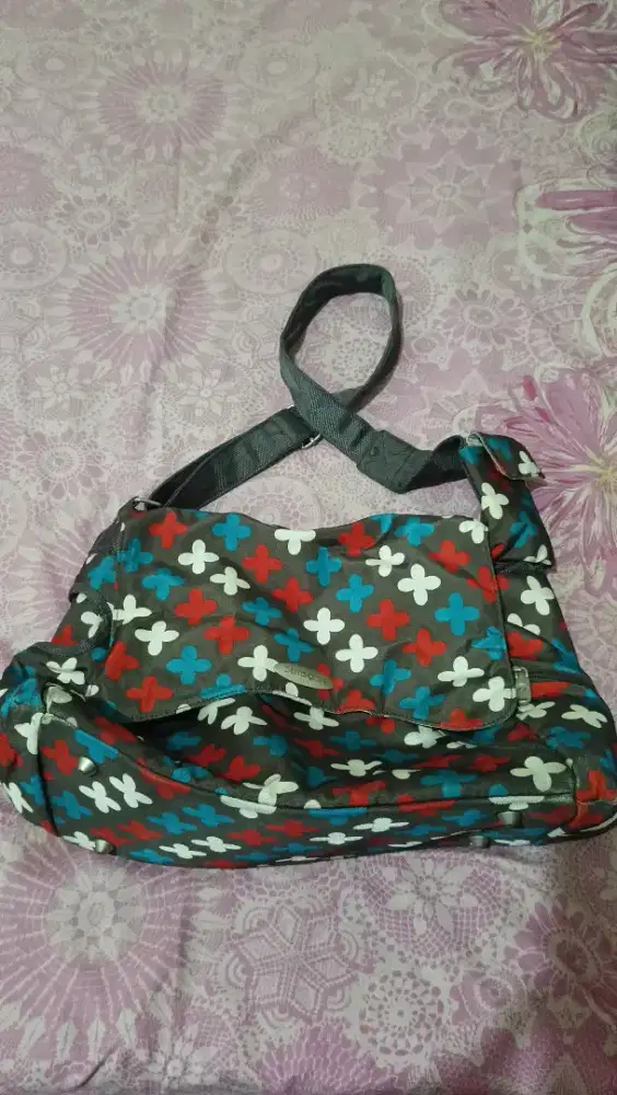 Tas Samsonite Untuk Bawa Perlengkapan Bayi