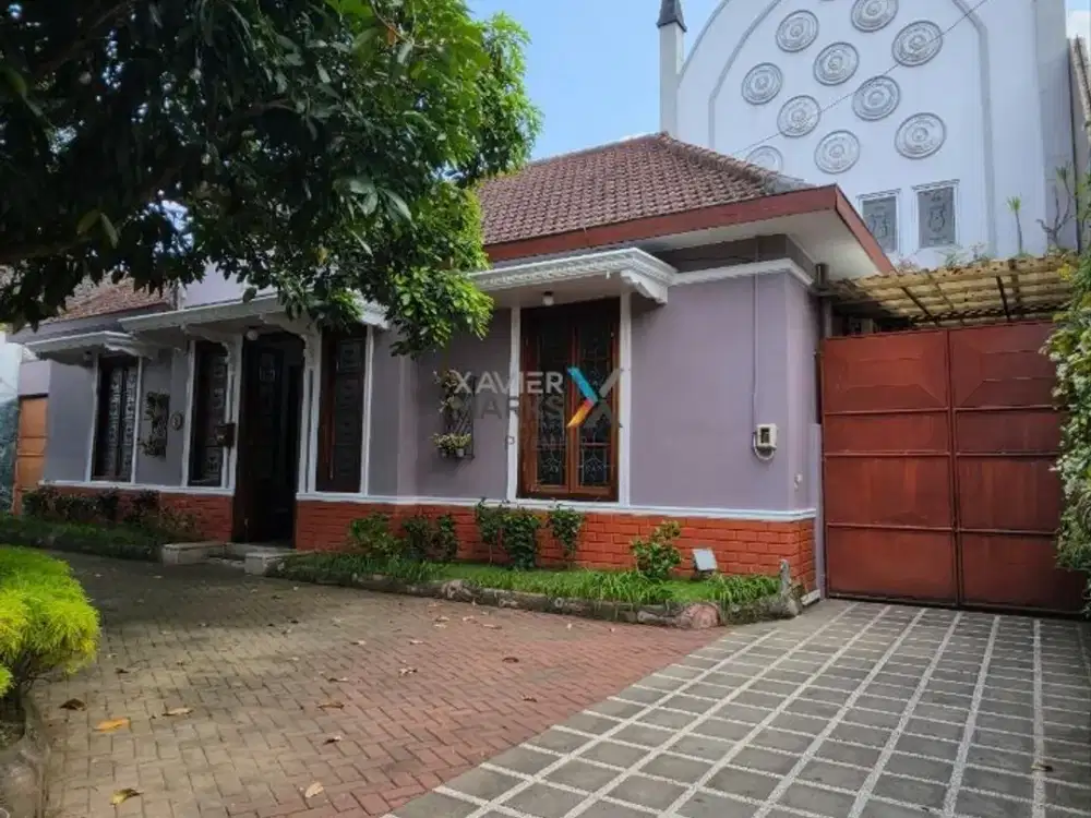 Dijual Rumah Villa Full Furnished di tengah Kota, Area Jaksa Agung Suprapto Klojen, Malang