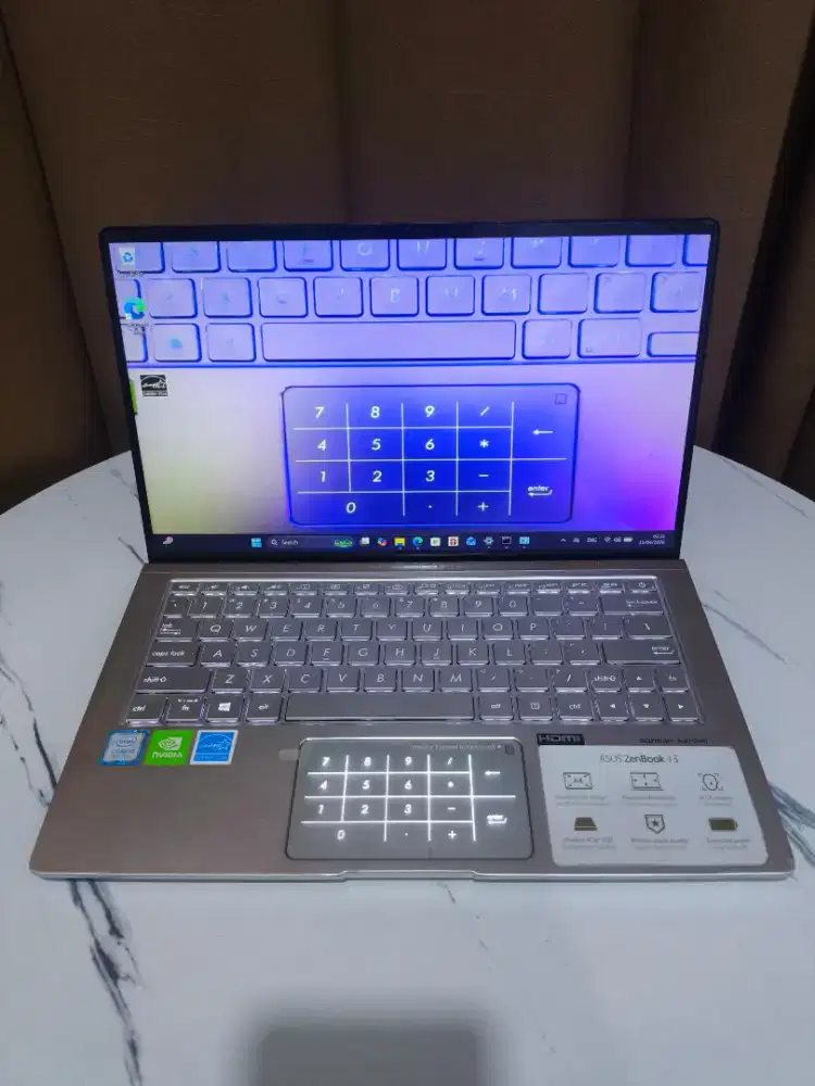 Laptop Asus Zenbook Clasic Core i7 RAM 16Gb SSD 512Gb NVIDIA BEZELESS