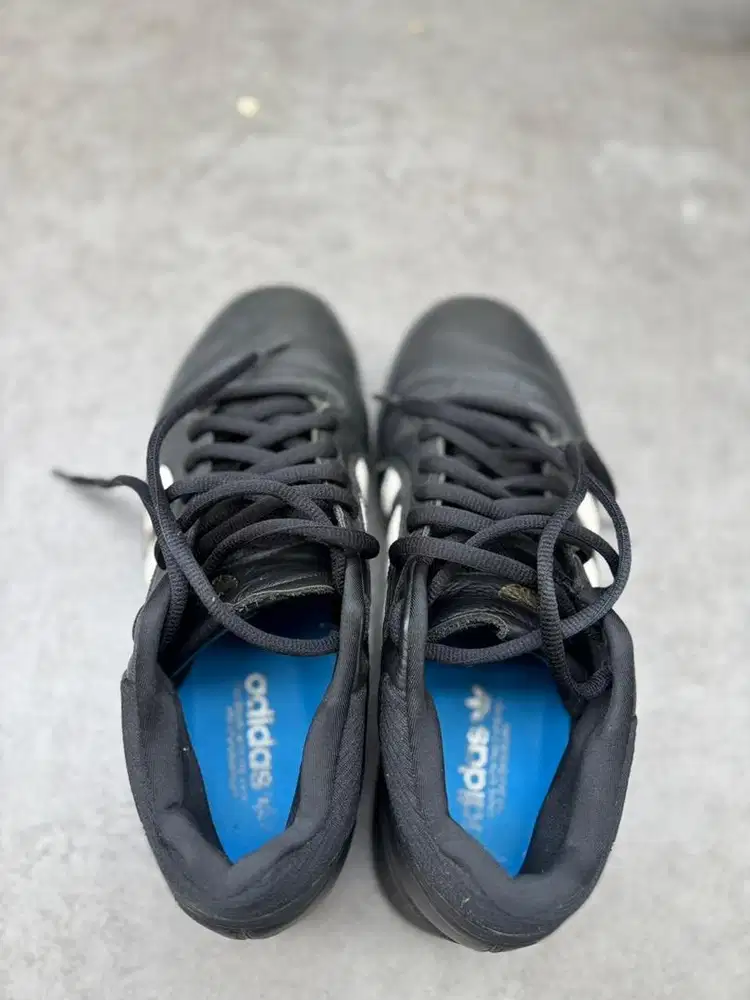 Sepatu Adidas Tyshawn Low Black.. (Rare 42)