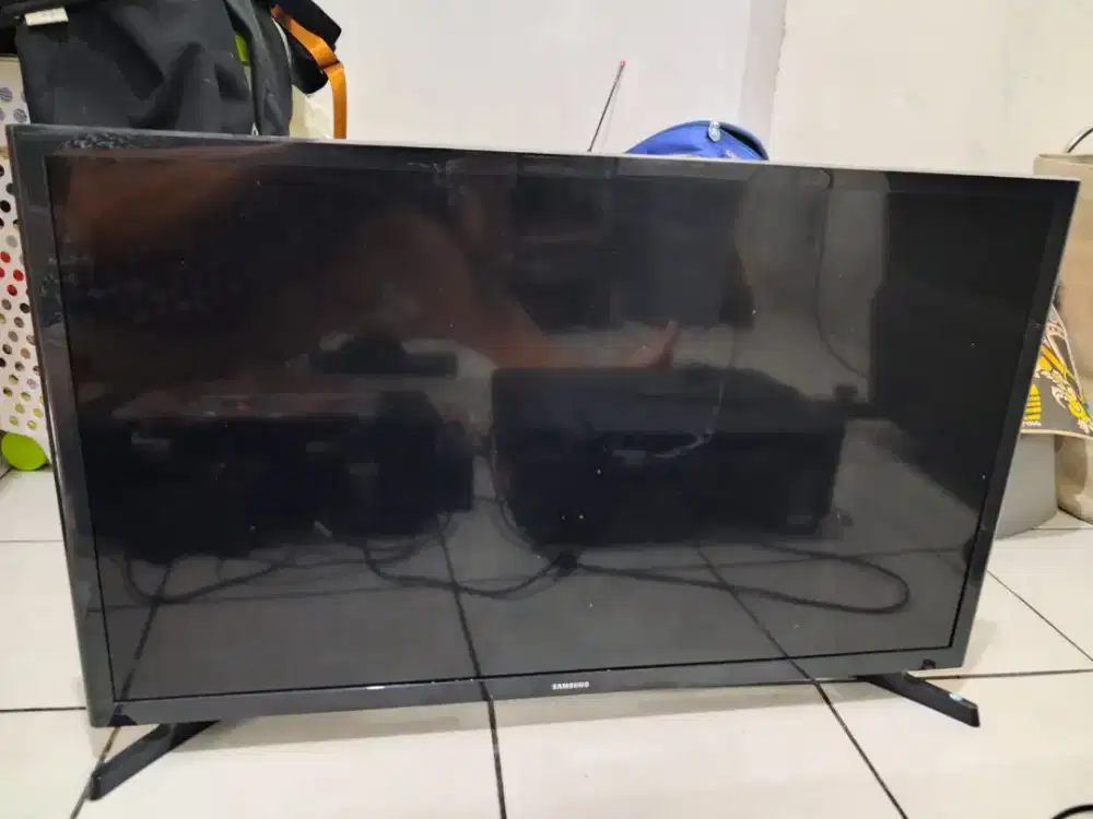 Samsung LED Smart TV UA32J4303