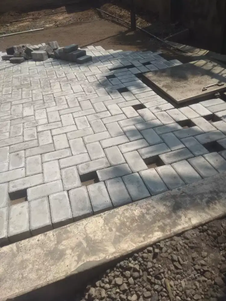 Jasa maupun plus bahan siap kerjakan pemasangan paving