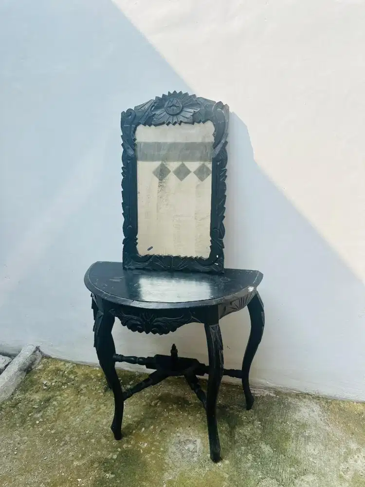 Meja Cermin Vintage