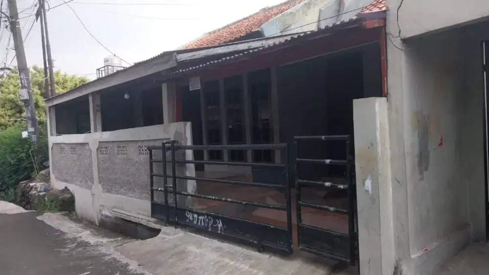 Kontrakan beserta rumah induk