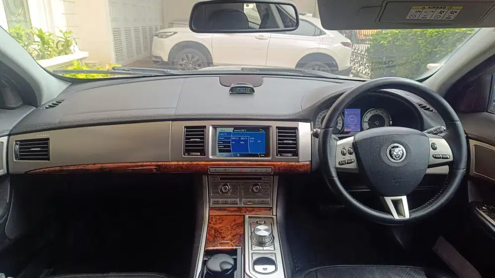 Jaguar XF 2011 Bensin