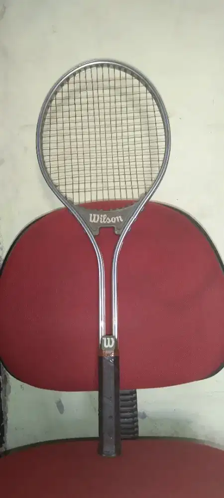 Di jual Raket tenis merk Wilson Made in USA