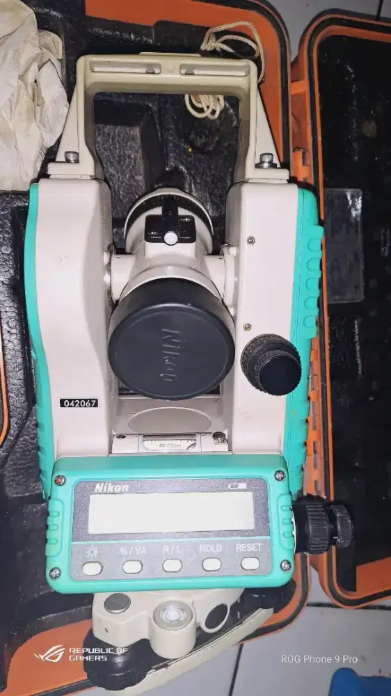 THEODOLITE NIKON -alat survei