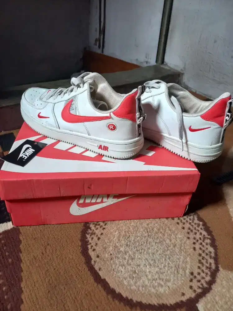 Sepatu made in vietnam size 42