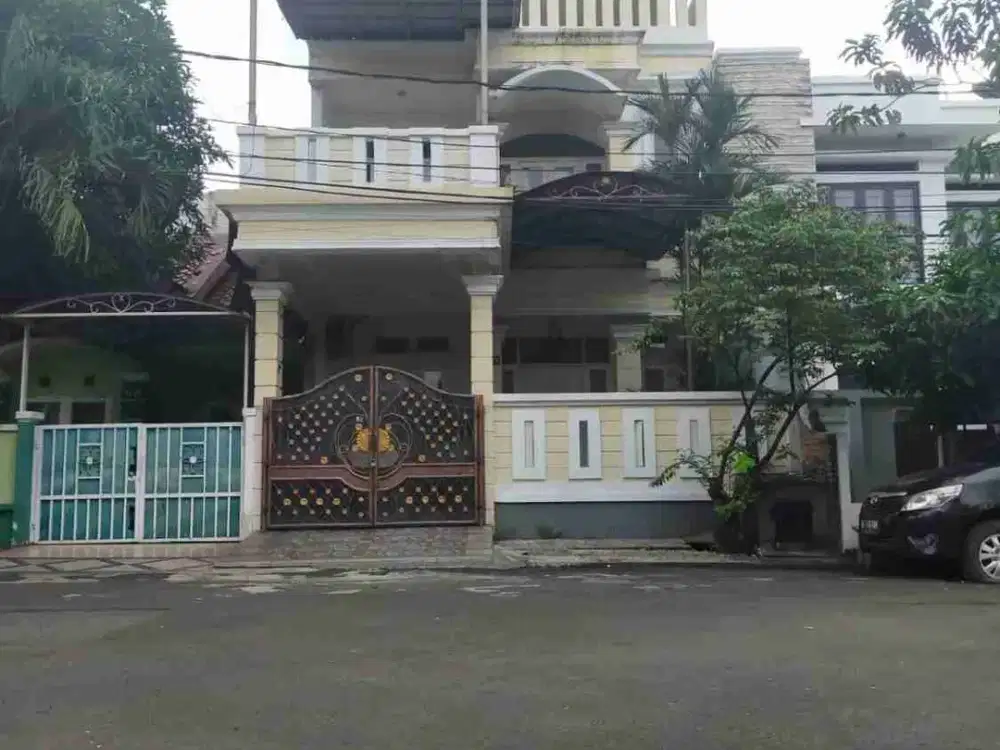 Rumah Luas Siap huni di Bulevard Hijau Harapan indah Bekasi