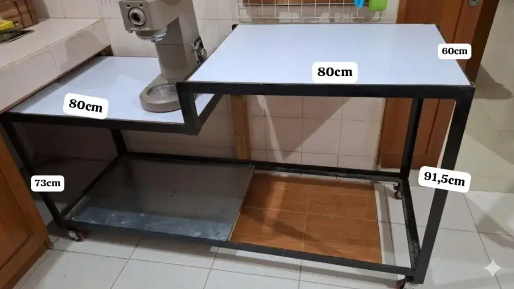 DIJUAL: Meja Kerja / Penyimpanan