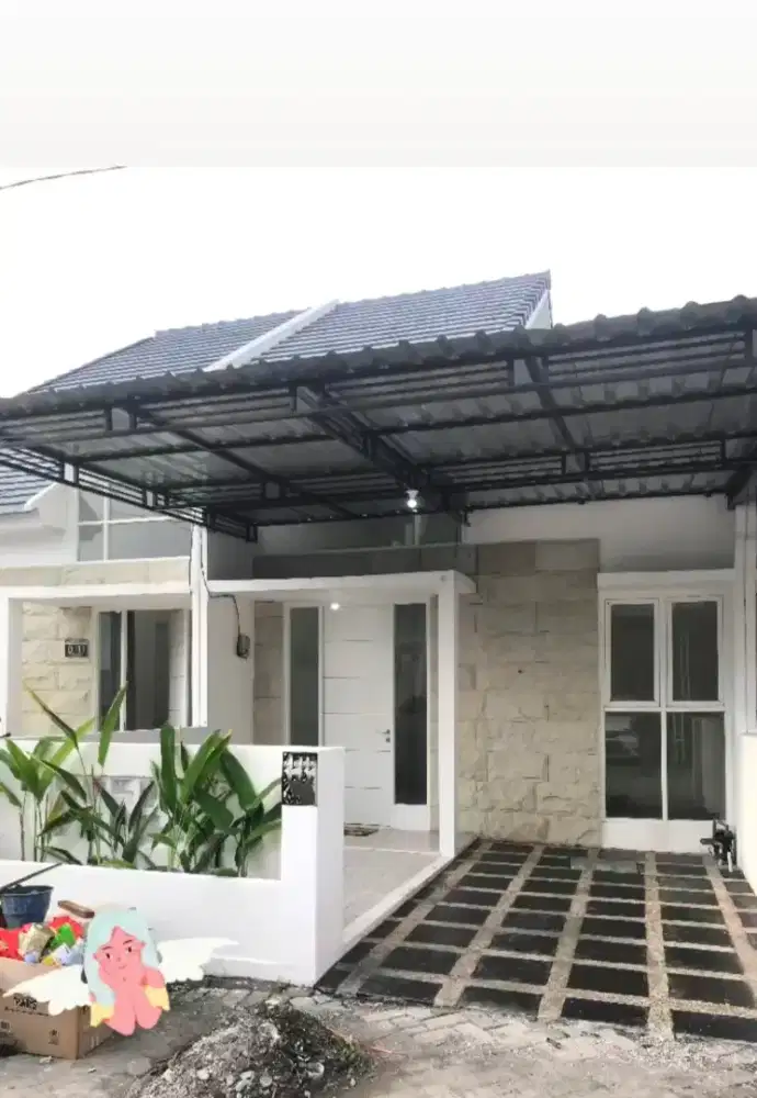 DISEWAKAN - RUMAH GOLDEN EAST MENGANTI