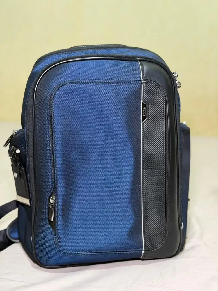 Tumi Arrivé Larson Backpack – Kondisi Mint