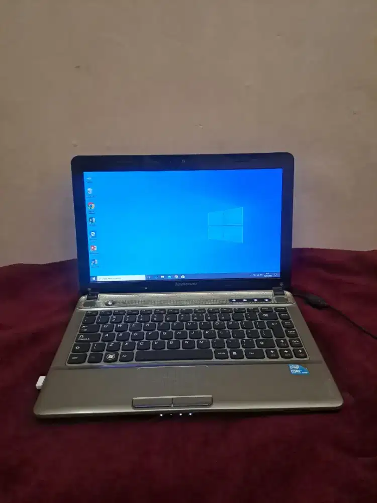 Jual cepat Laptop lenovo ideapad Z360 DIJUAL CEPAT