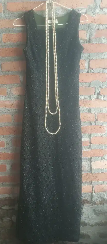 ROK HITAM TERUSAN PANJANG BY CAROLINE KOSASIH