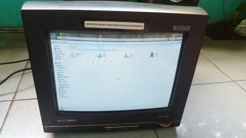 Monitor Tabung 15 inci