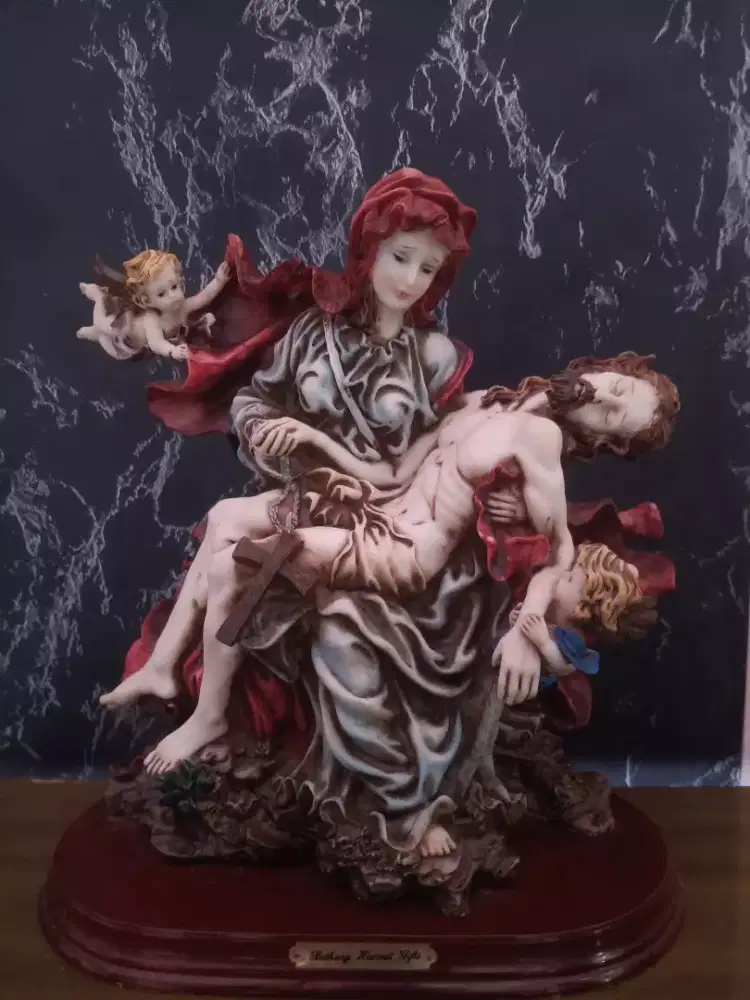 Patung Pieta Bethany Harvest Gifts - Edisi Eksklusif (Import)