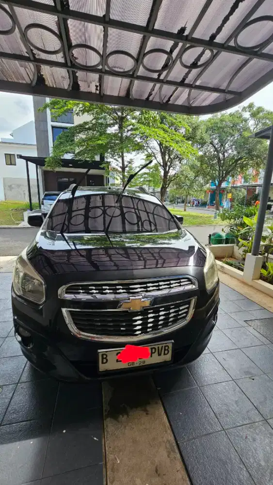 Chevrolet Spin Hitam LTZ Matic