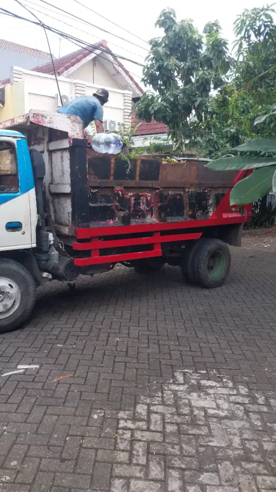 Buangan puing buang sampah peroyek