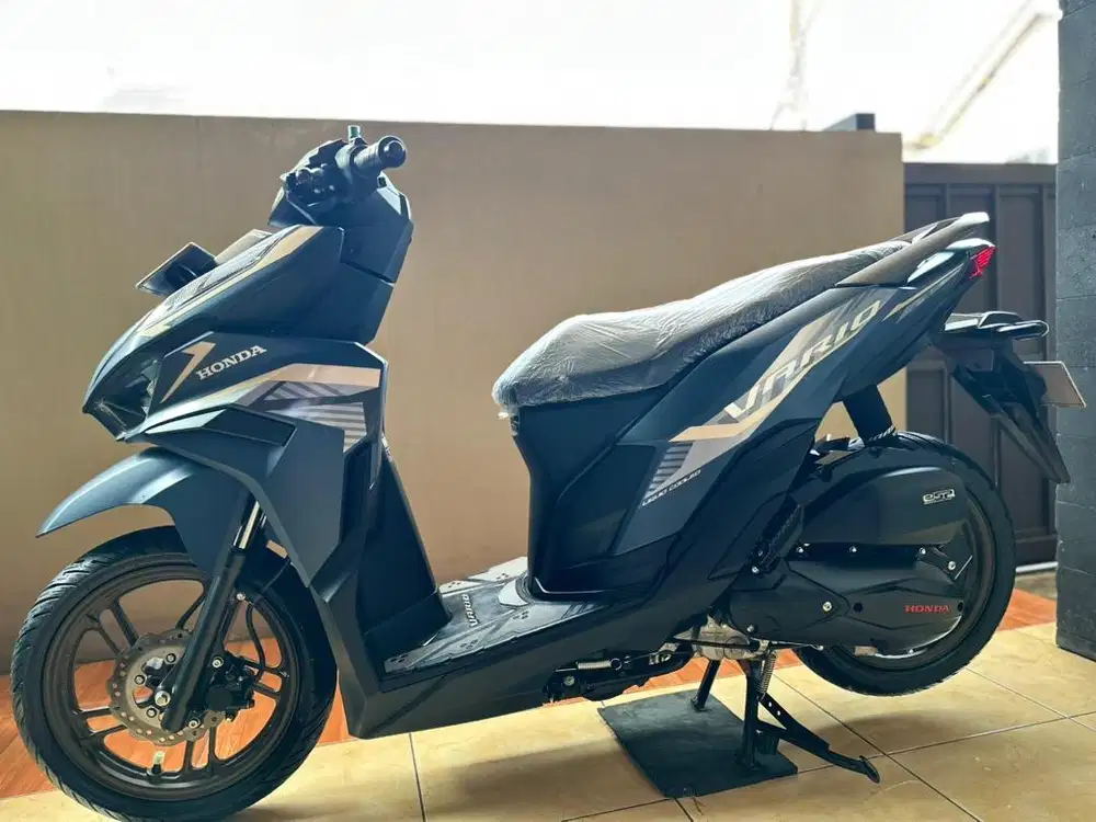 Honda Vario 125 cc CBS ISS, Low KM (2.XXX) Pajak hidup, seperti baru