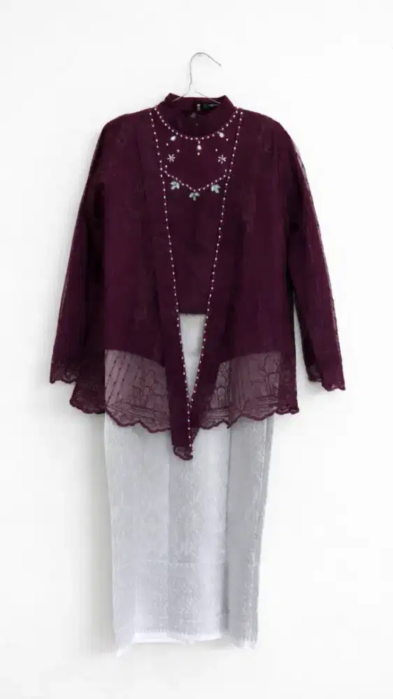 Kebaya Burgundy Baru