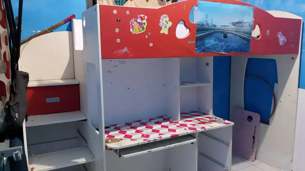 Tempat tidur tingkat