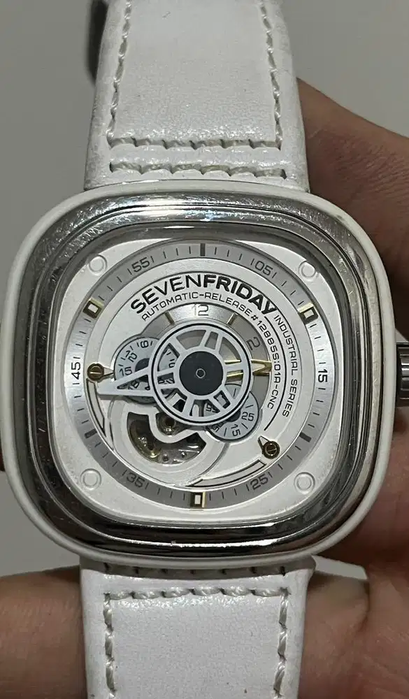 Jam Tangan Seven Friday