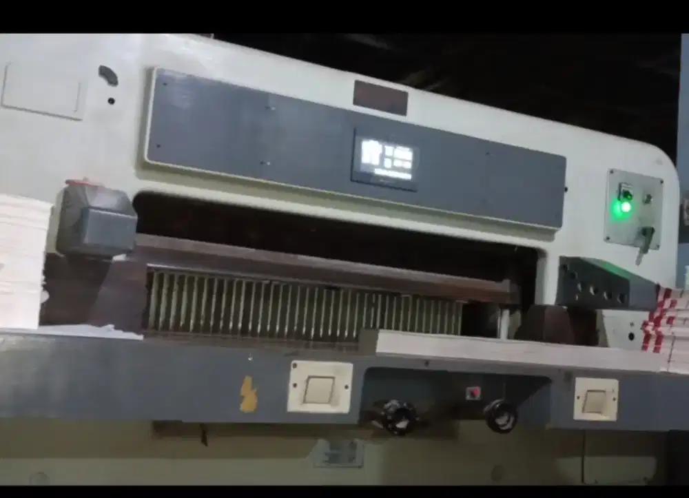 Mesin potong polar ukuran 115