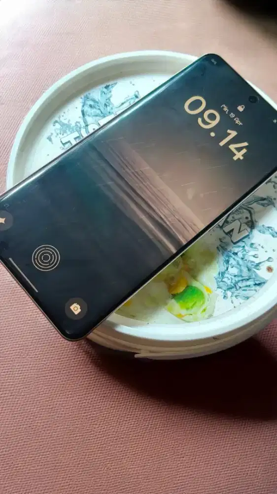 Realme 15 Pro layar curve