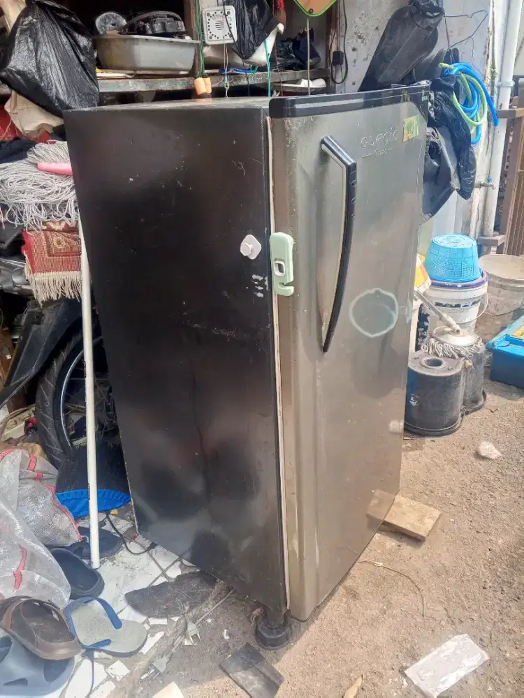 kulkas satu pintu Toshiba seri Glacio.