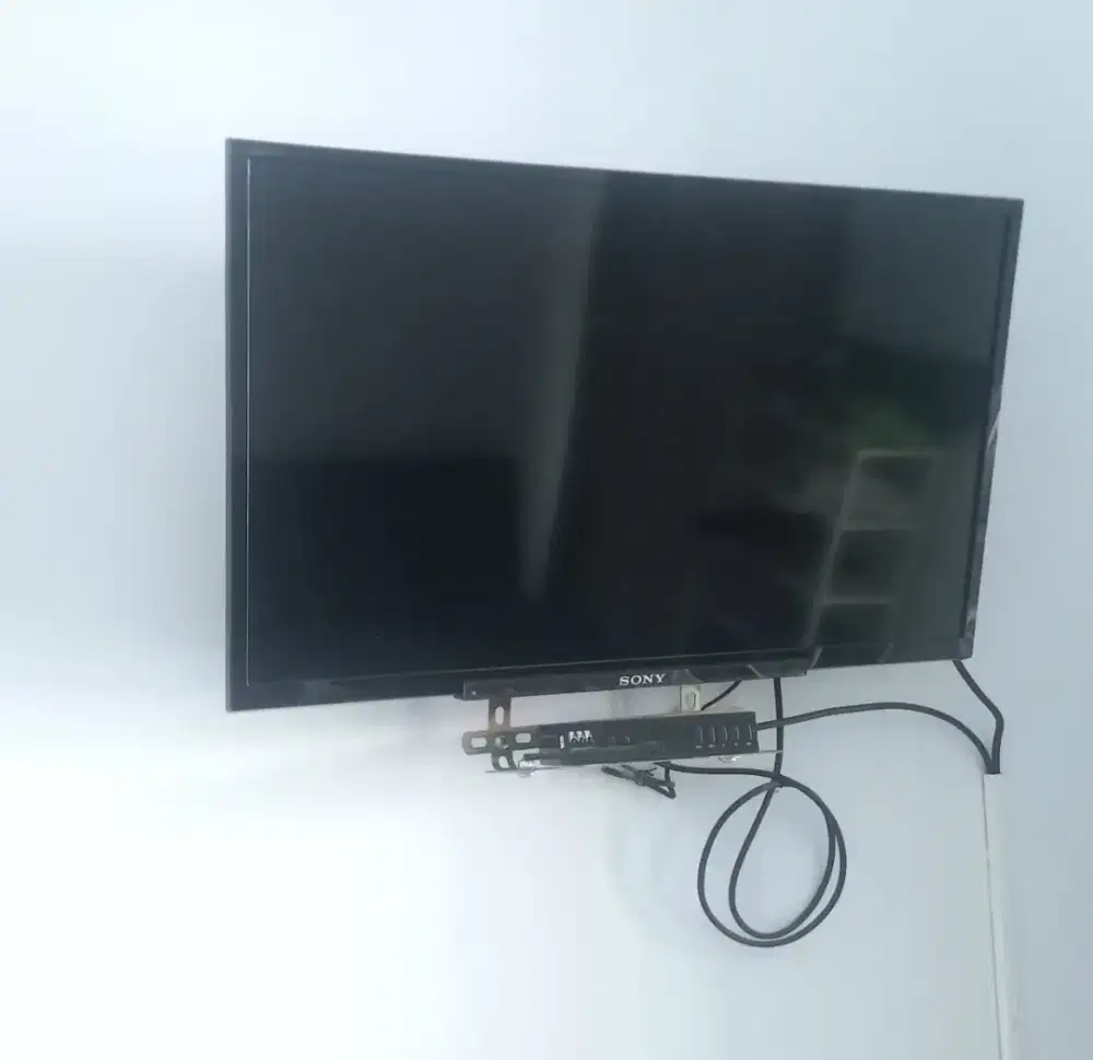 TV LCD SONY 32 INCH & SOFA BED