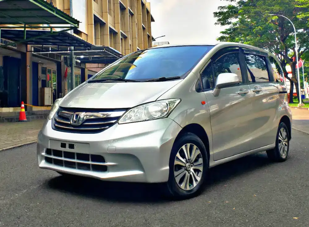 Cash Rp119JT [ Istimewa ] Honda Freed 1.5 Th 2013 Facelift Model 14 !