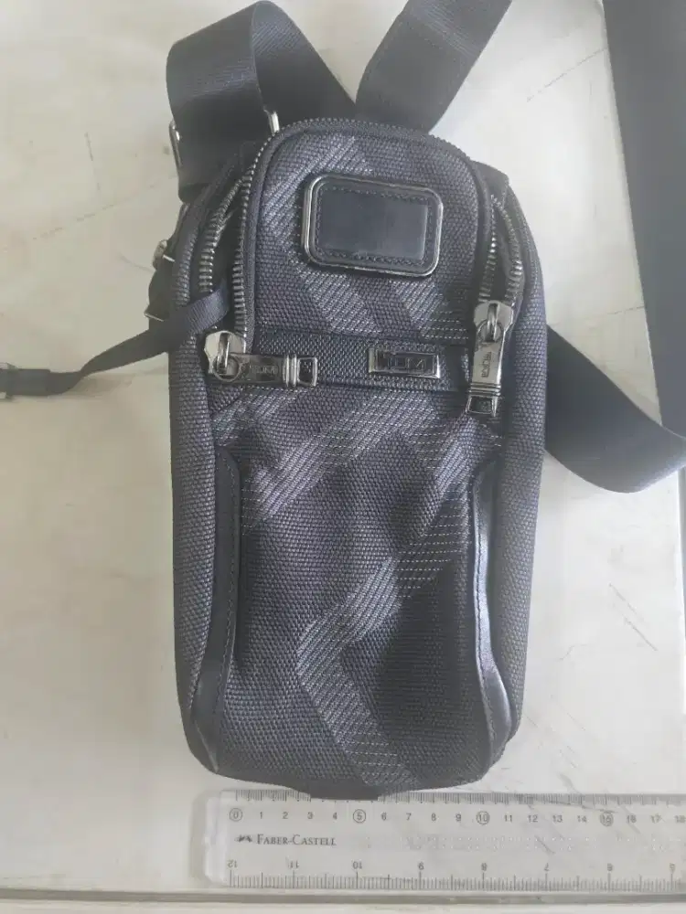 TUMI ORIGINAL Tas Slempang Pria