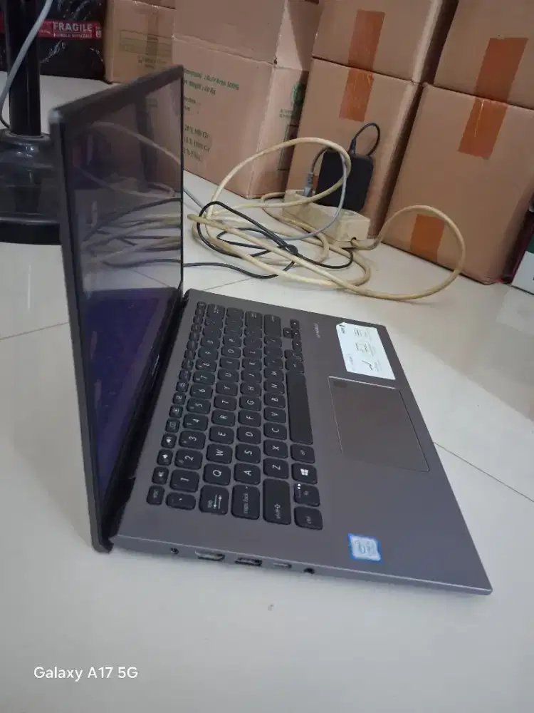 ASUS vivobook x412FL Core i3 dual VGA