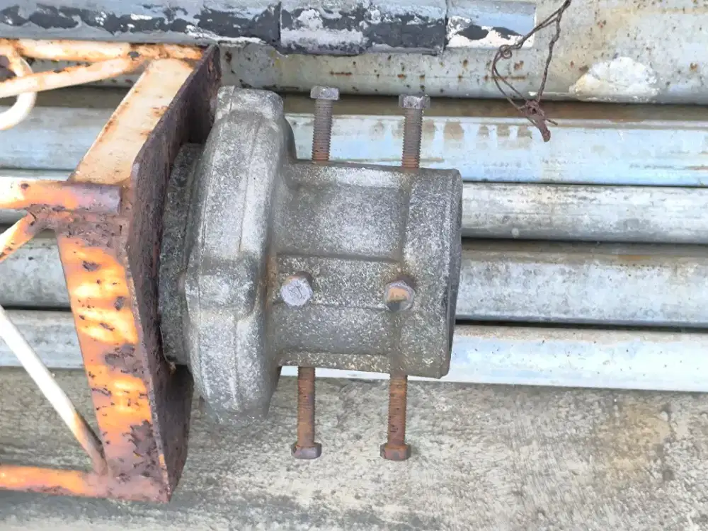 Tower TRIANGLE BESI BESAR