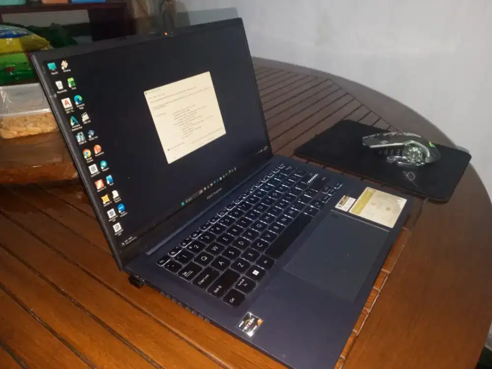 Laptop bagus untuk kuliah maupun kerja.