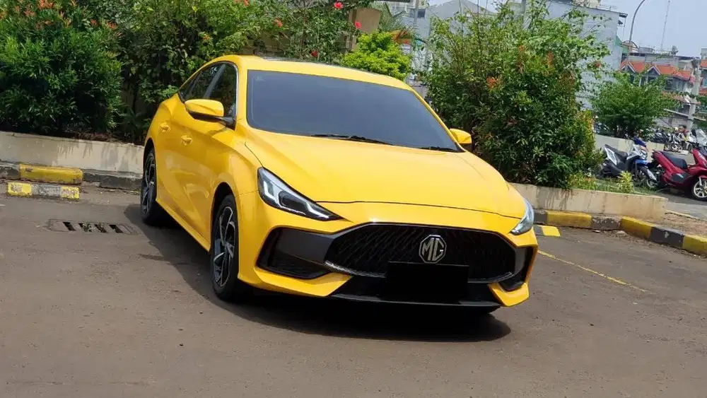 MG Morris Garage 5 GT Ignite 1.5 Sunroof 2023 kuning
