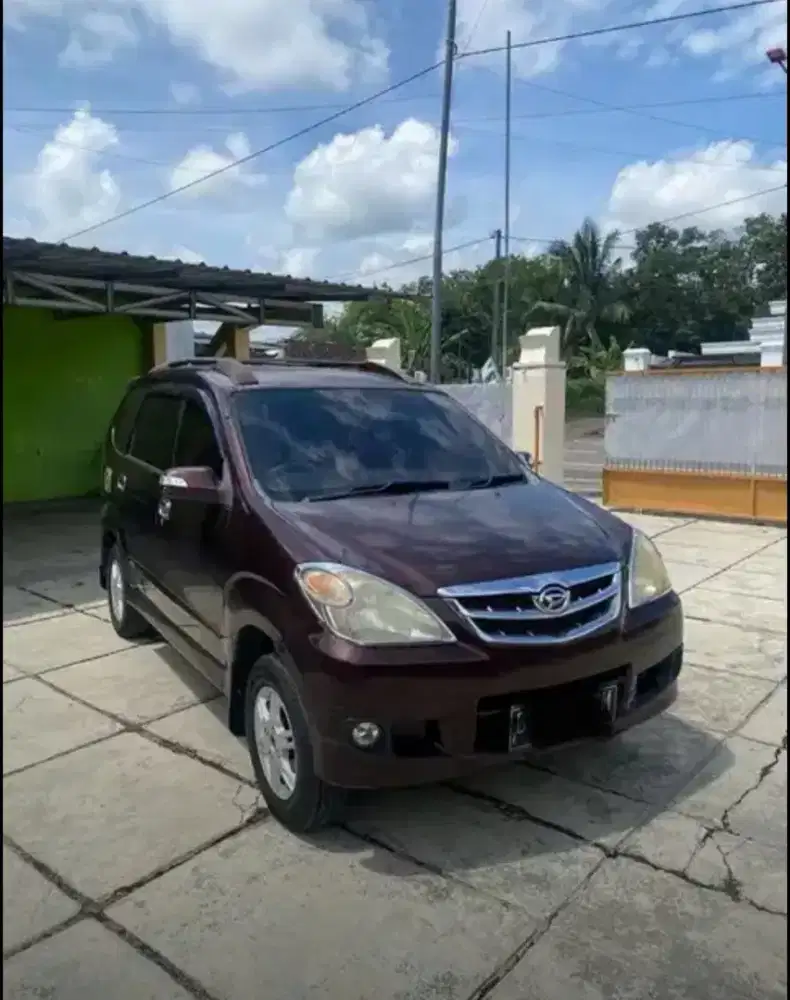 Xenia Xi deluxe 1300 CC THN 2011