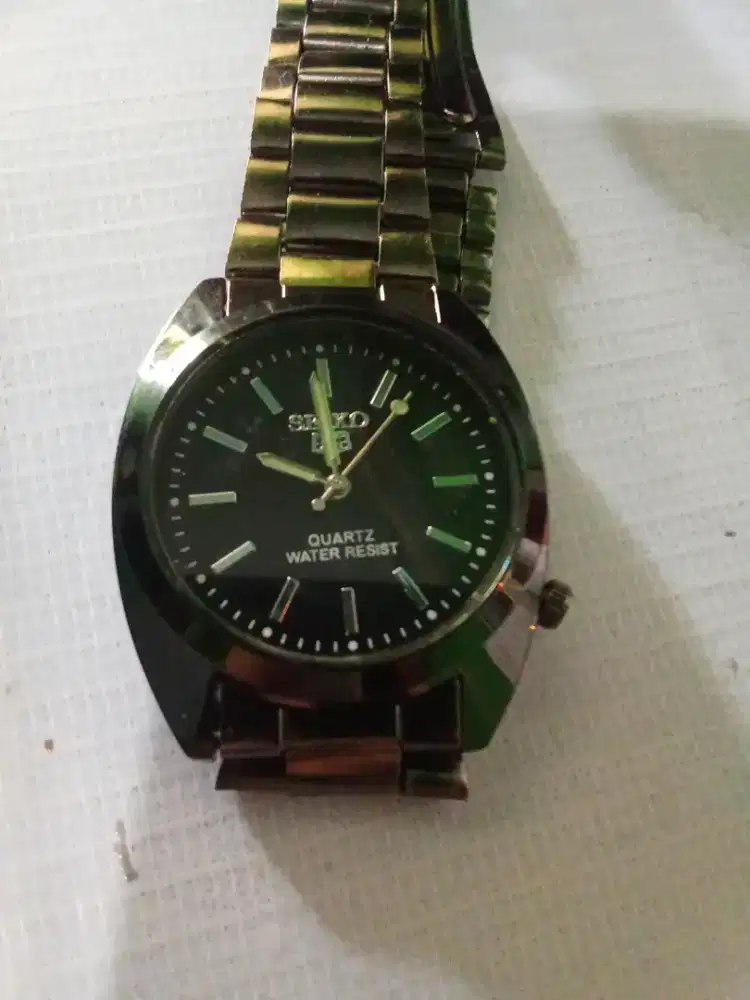 Jam  tangan analog