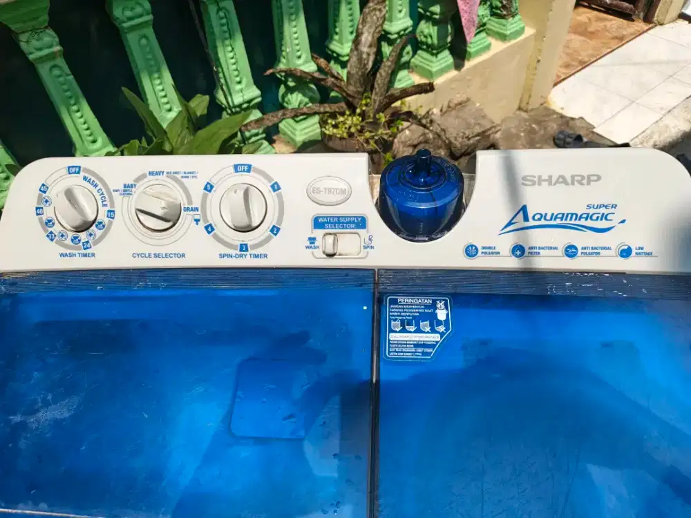 Mesin Cuci SHARP 10 kg ES-T97CM layak pakai