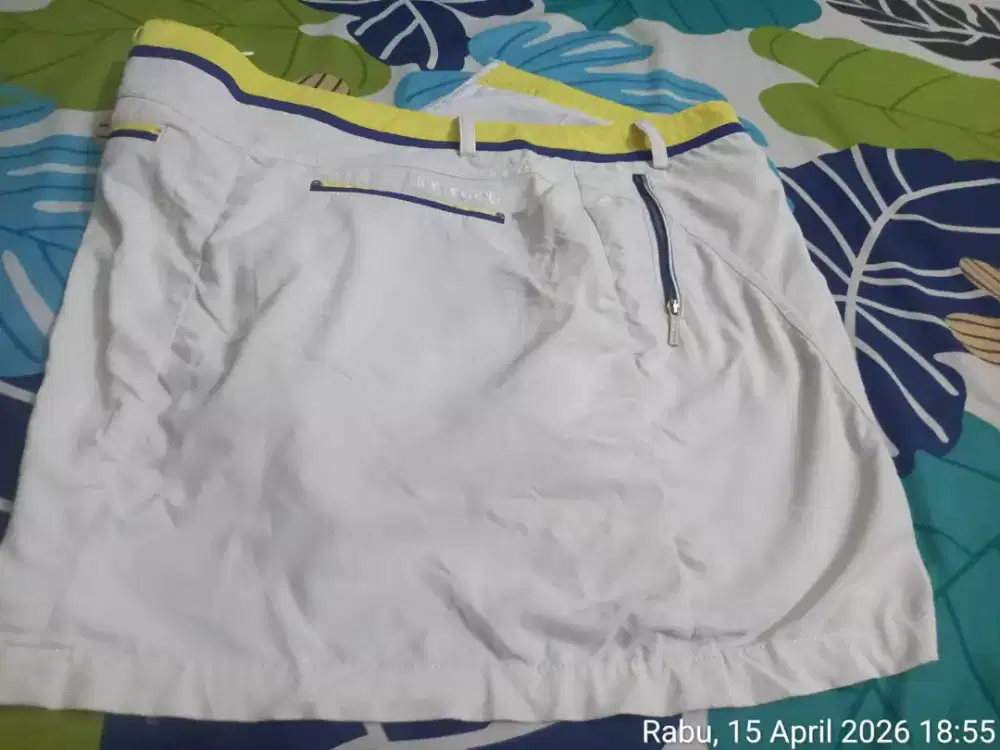 Rok , celana Lajing, jaket  perlengkapaan golf