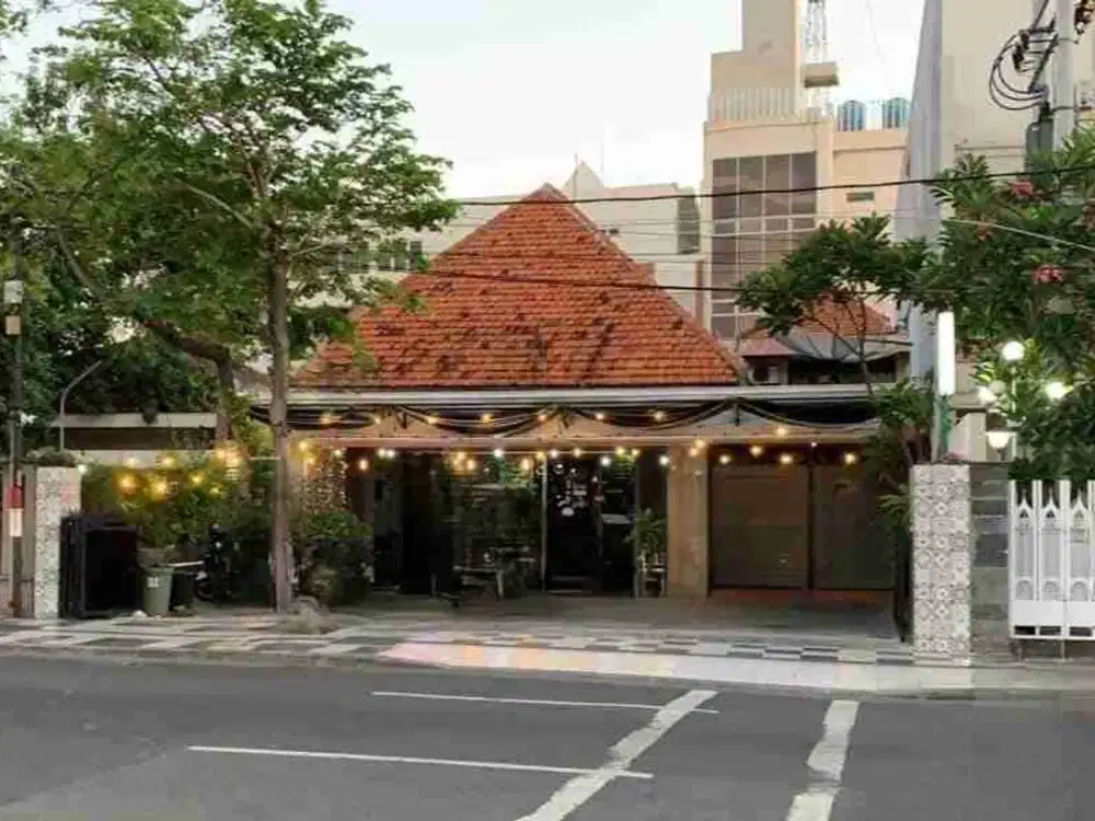 DIJUAL DAN DISEWAKAN BANGUNAN KOMERSIAL RAYA AMBENGAN DI PUSAT KOTA SURABAYA LOKASI SANGAT STRATEGIS COCOK UNTUK F&B,PERKANTORAN DLL, SEMI FURNISHED