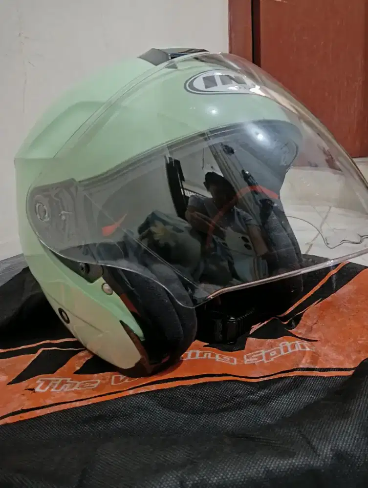 Helm INK Warna Mint – Keren, Mulus, Siap Gas!