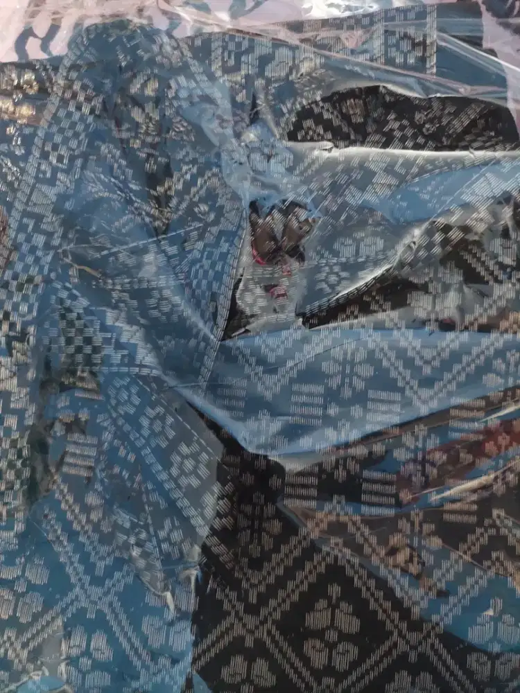 Kain kebaya lilit songket